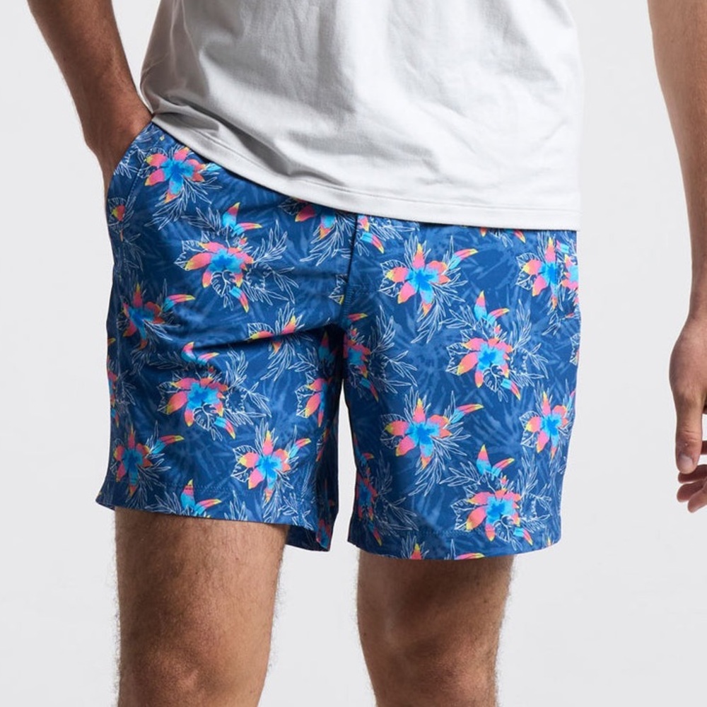 Birddogs Hibiscus Gym Shorts - Medium